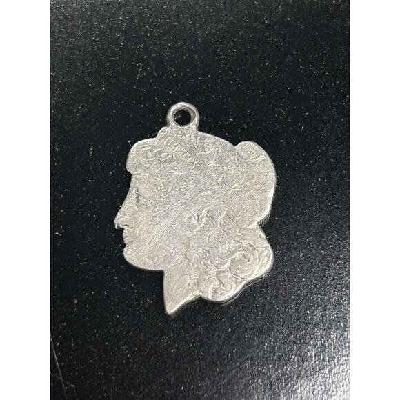 RARE Pair Of US Silver Cut-Out Coins . Morgan Dollar And Walking Liberty Jewelry - Picture 9 of 16